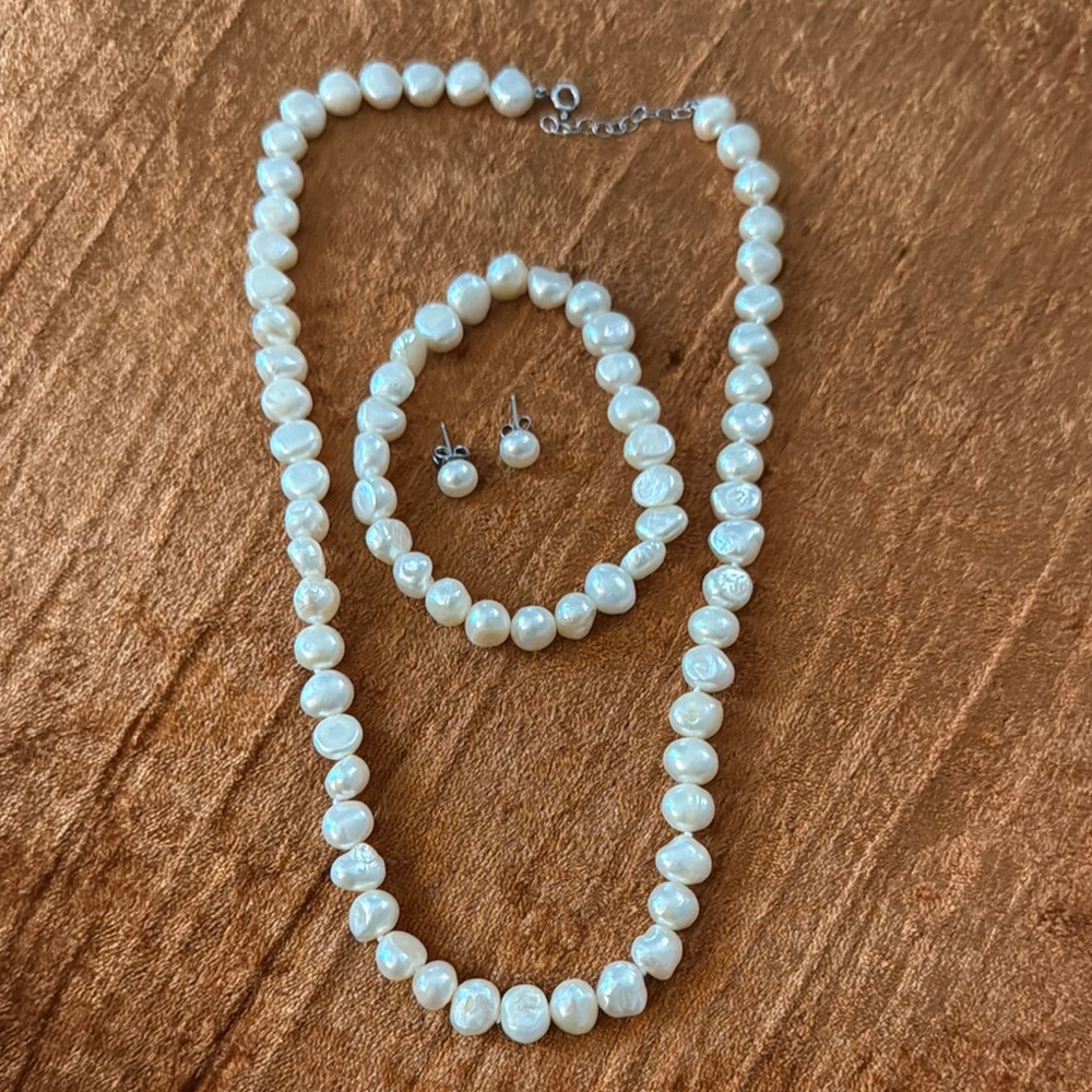 Elegant Fresh Water Pearl Jewelry Set